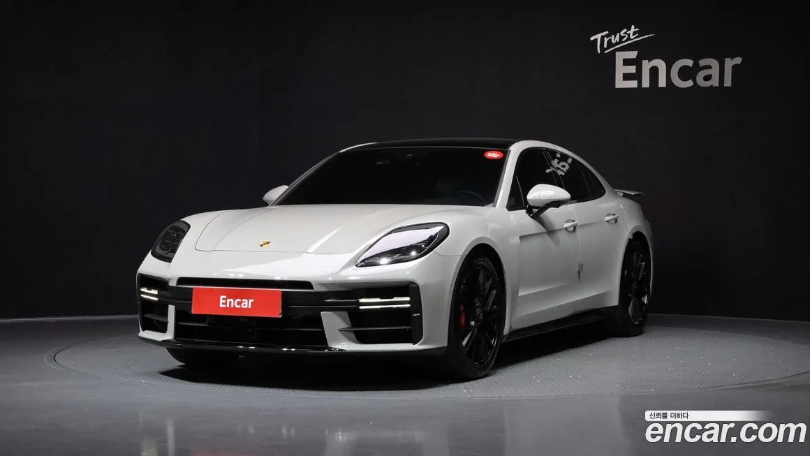Porsche Panamera — фото 1