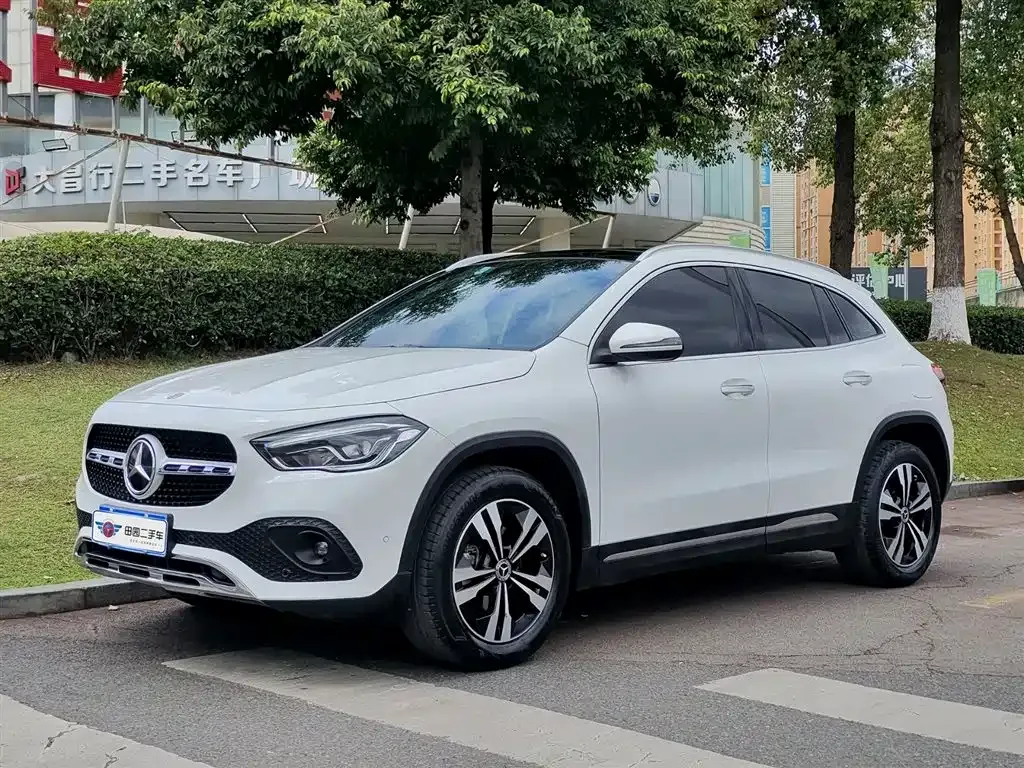 Mercedes-Benz GLA — фото 1