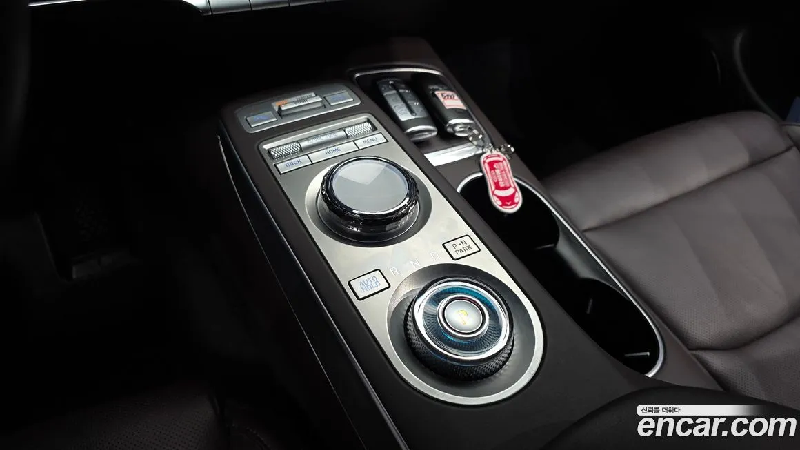 Genesis GV70 — фото 2