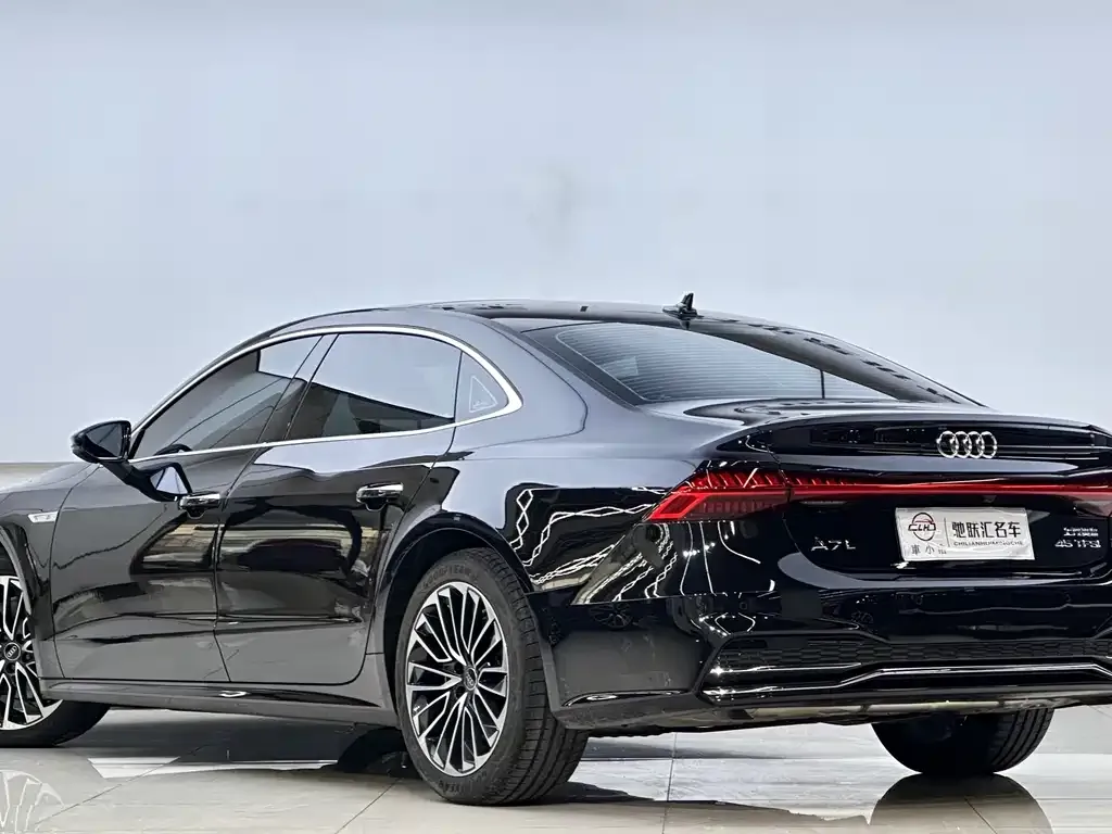Audi A7L — фото 2