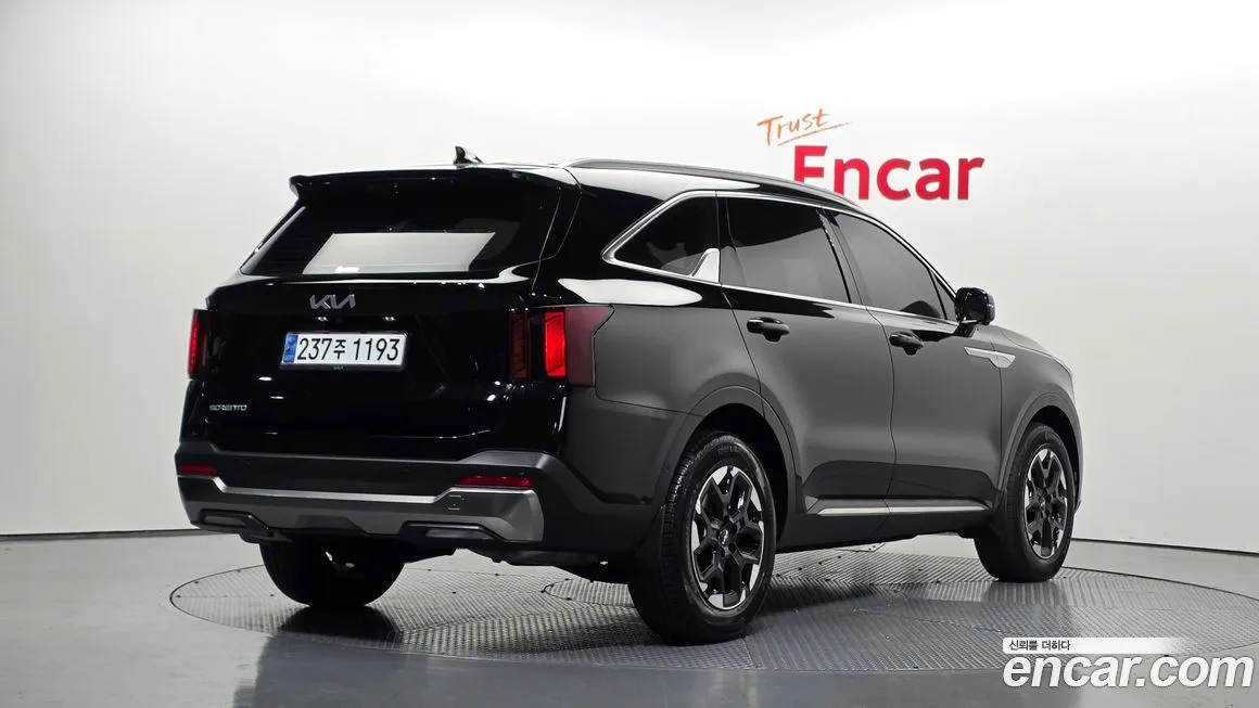 Kia Sorento — фото 5