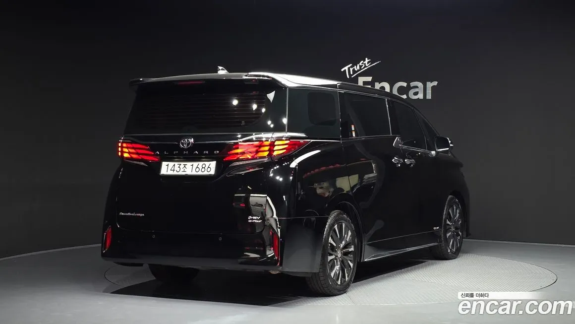 Toyota Alphard — фото 4
