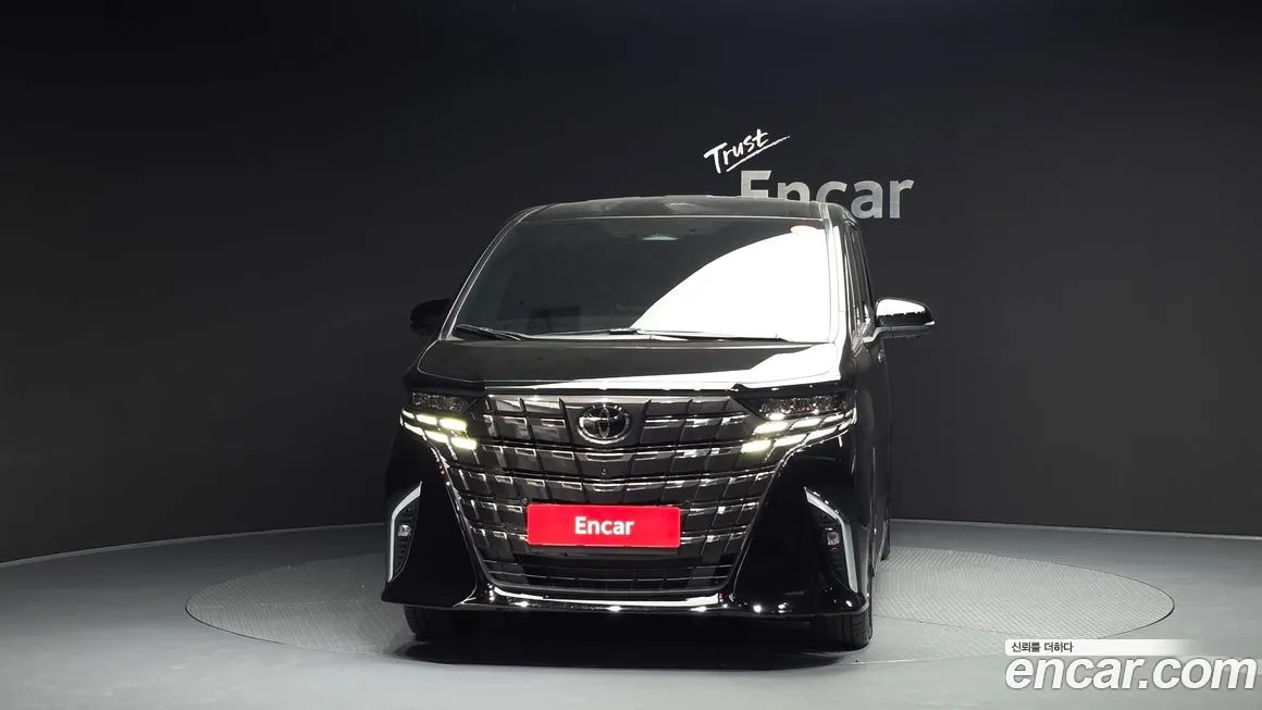 Toyota Alphard — фото 3