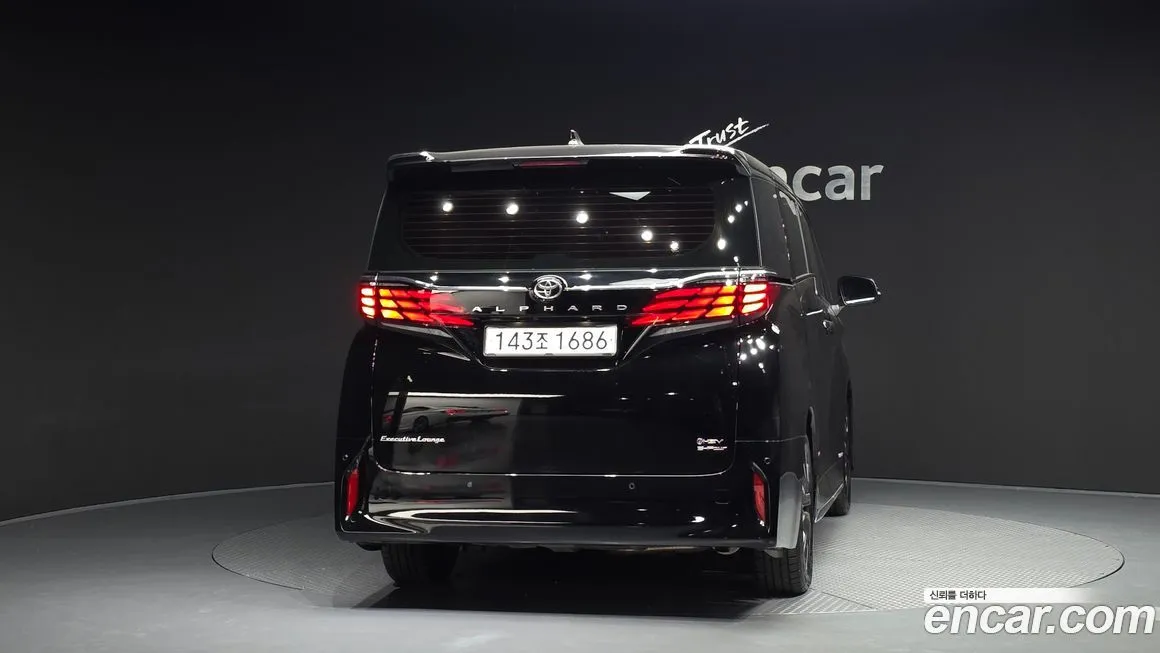 Toyota Alphard — фото 5