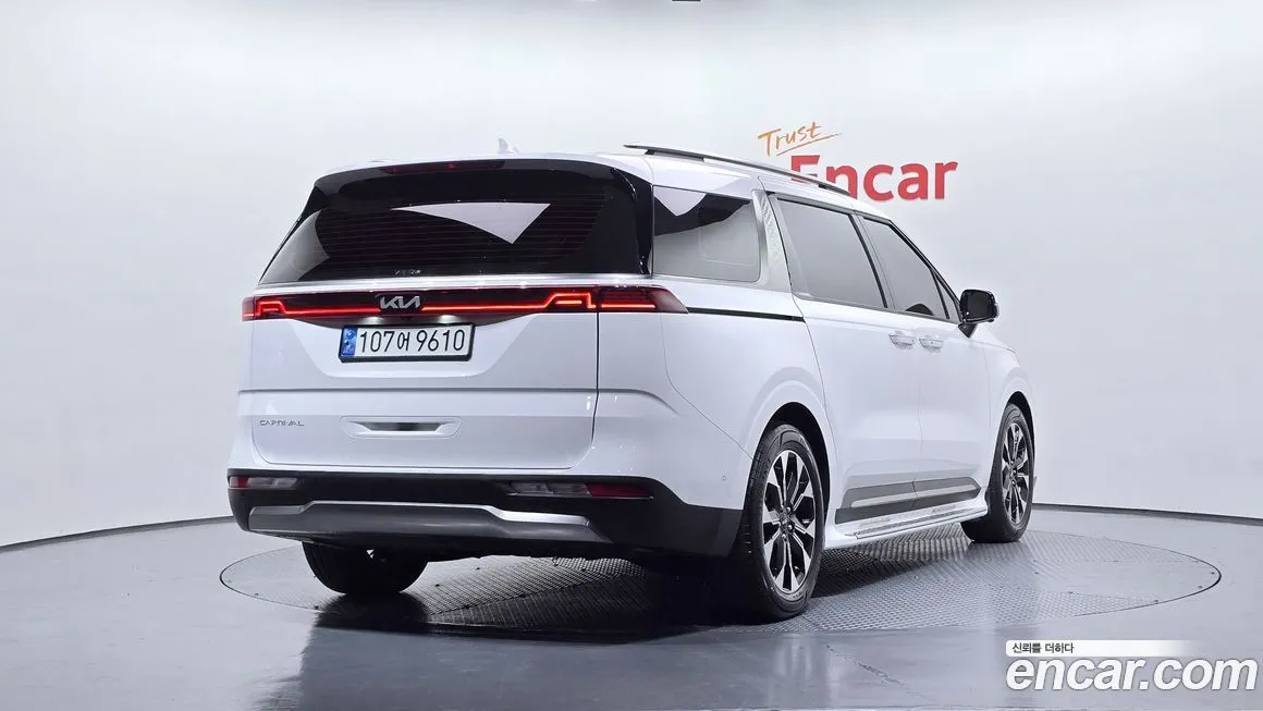 Kia Carnival — фото 5