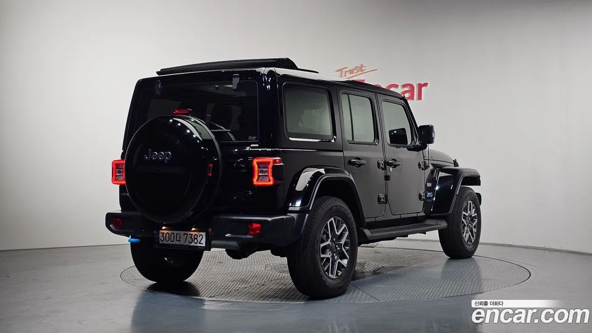 Jeep Wrangler — фото 6