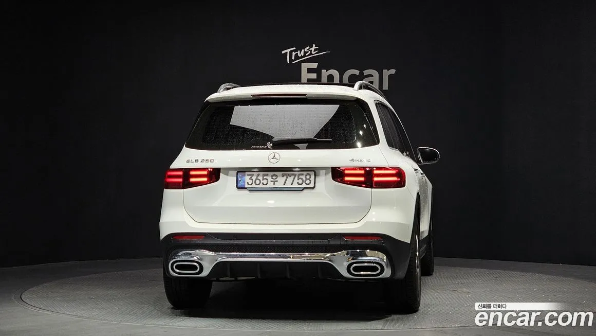 Mercedes-Benz GLB-Class — фото 2