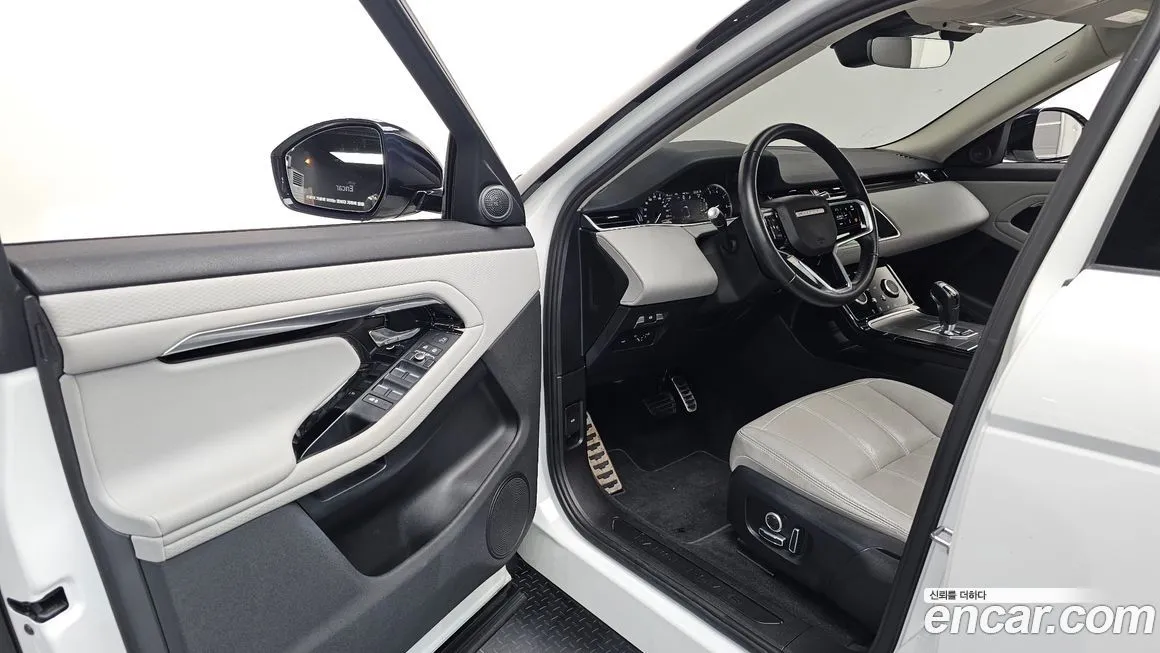 Land Rover Range Rover Evoque — фото 9