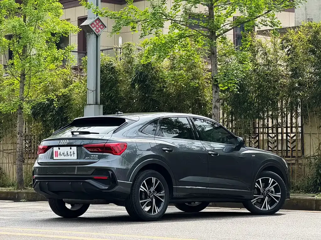 Audi Q3 Sportback — фото 9