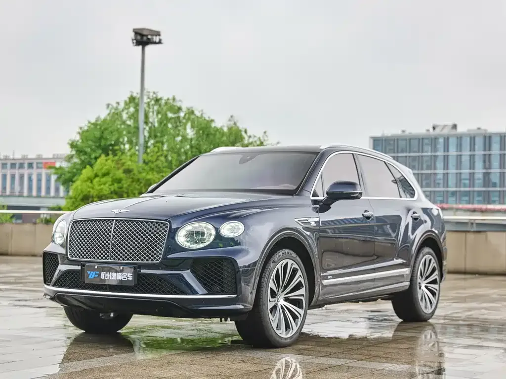 Bentley Bentayga — фото 1