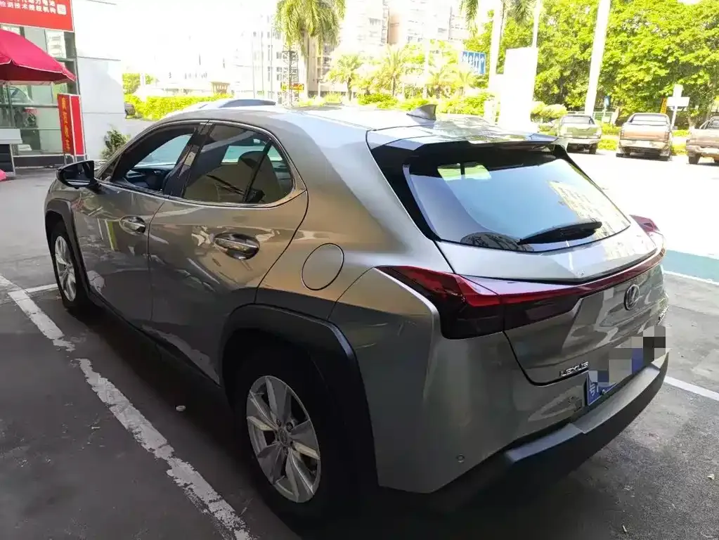 Lexus UX — фото 5