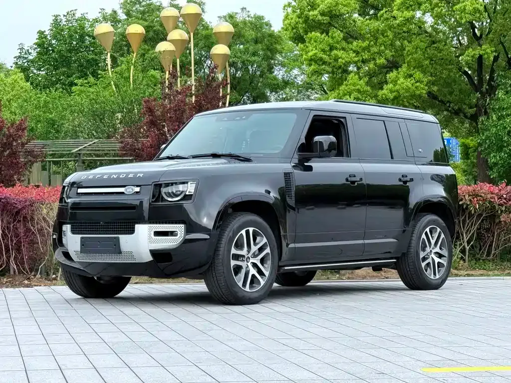 Land Rover Defender — фото 1