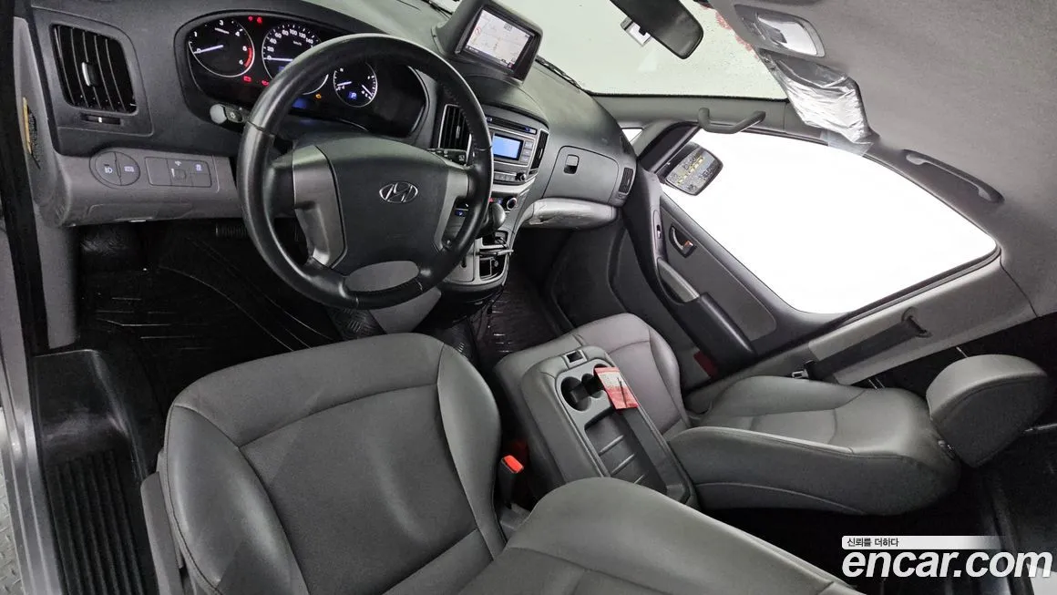 Hyundai Starex — фото 10