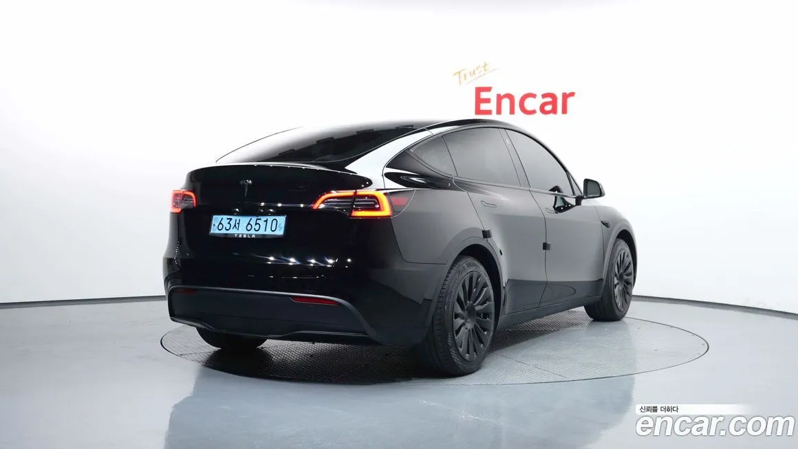 Tesla Model Y — фото 2