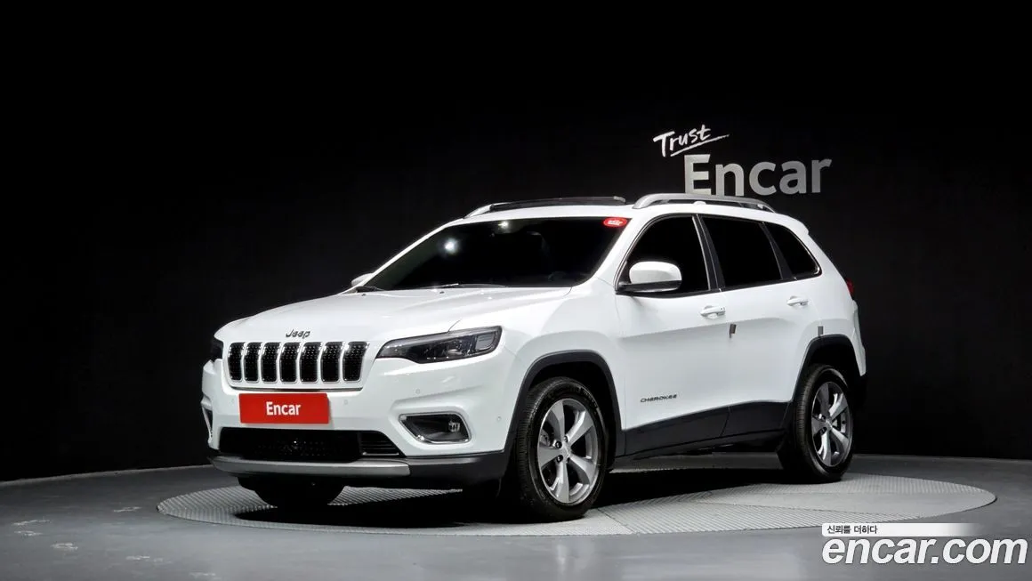 Jeep Cherokee — фото 1