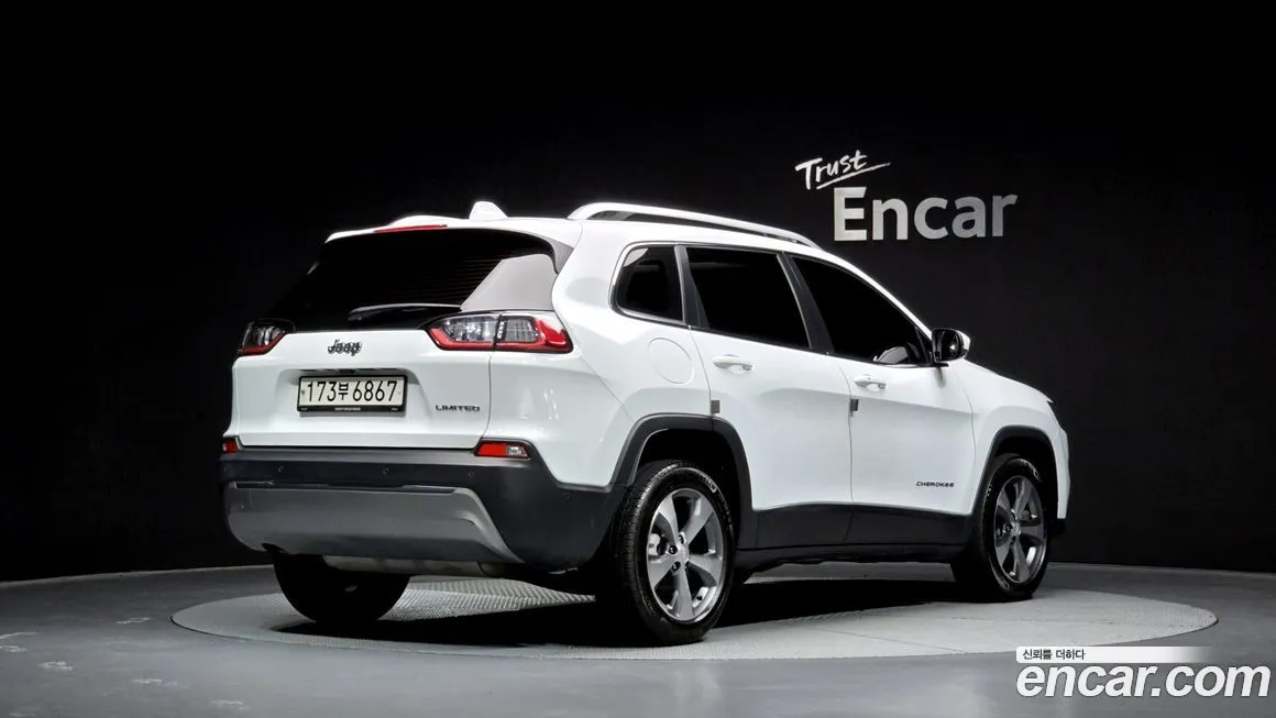 Jeep Cherokee — фото 4