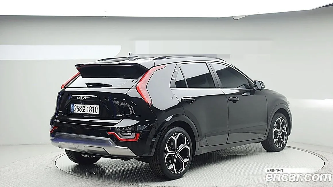 Kia Niro — фото 8