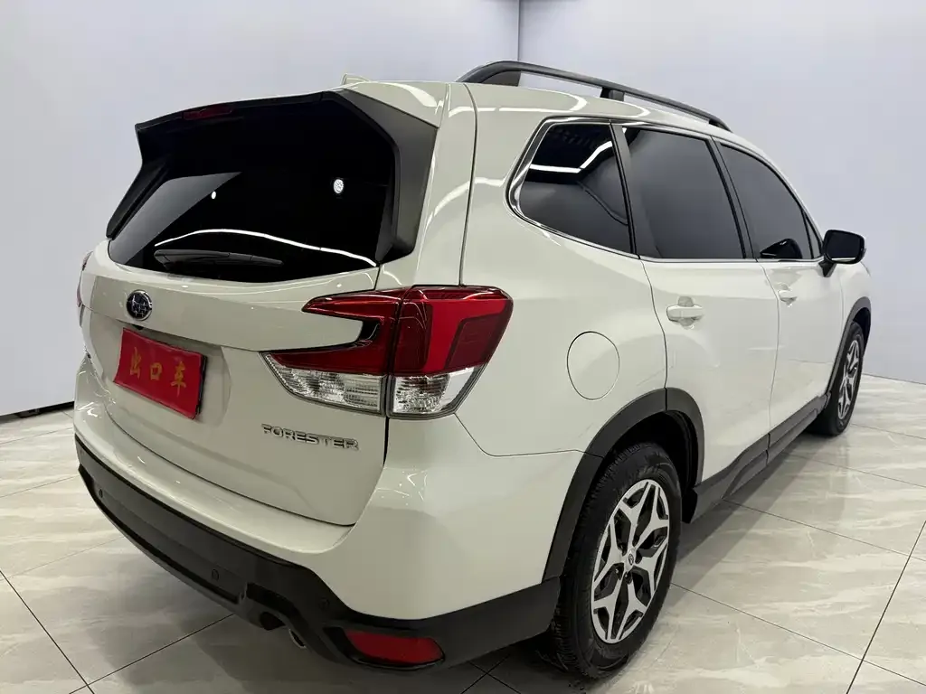 Subaru Forester — фото 2
