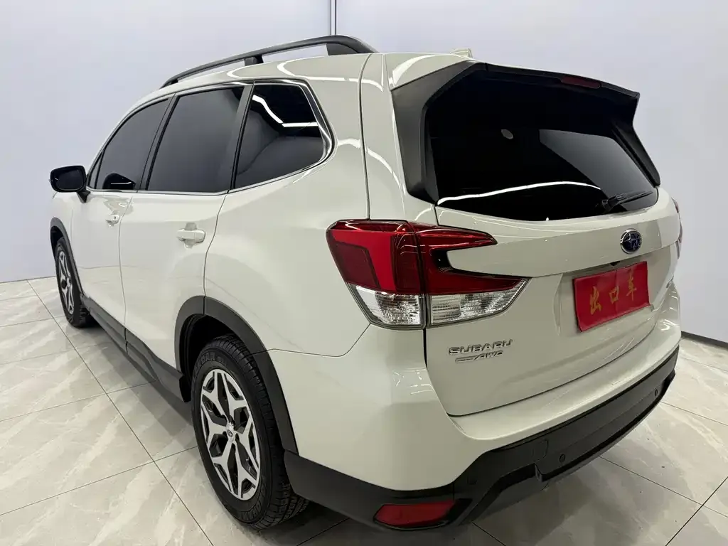 Subaru Forester — фото 4
