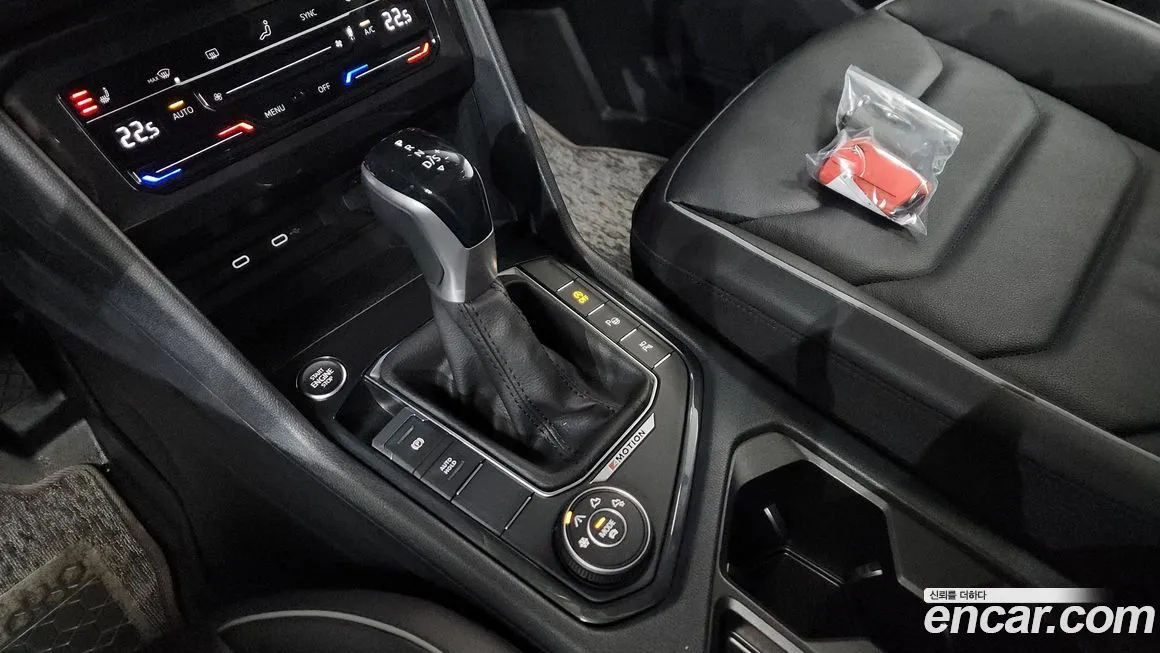 Volkswagen Tiguan — фото 10