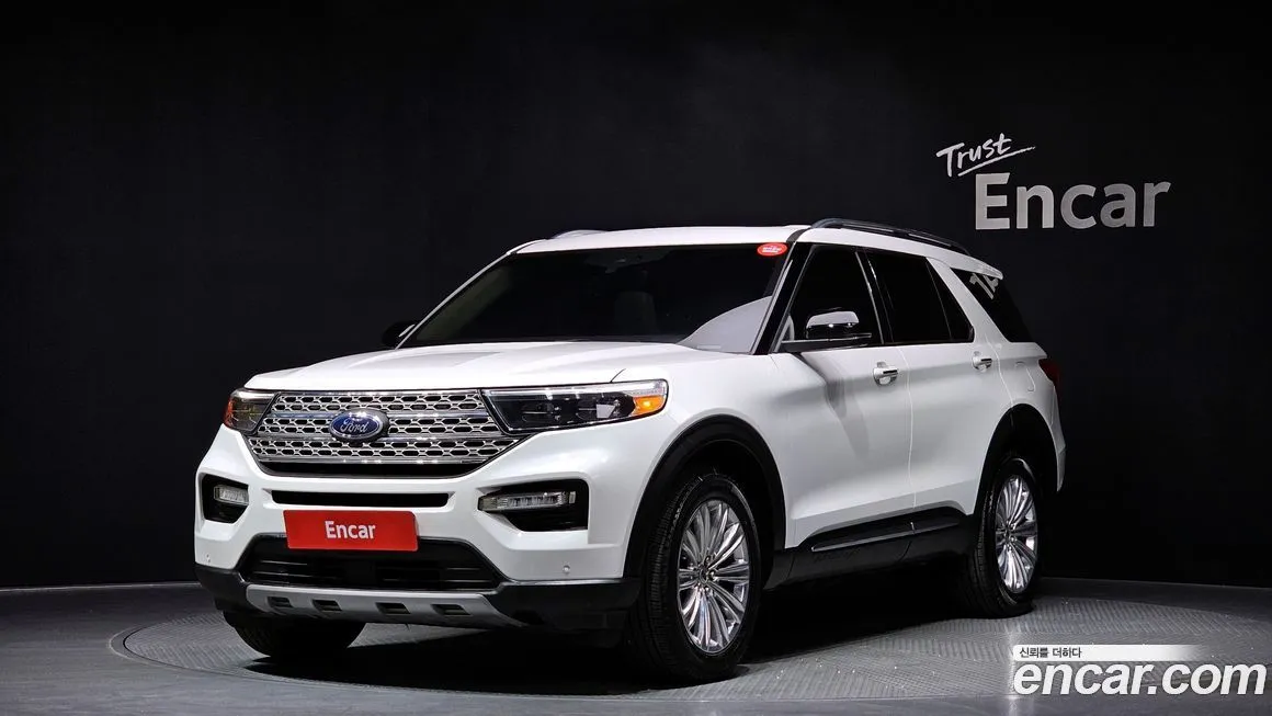 Ford Explorer — фото 1