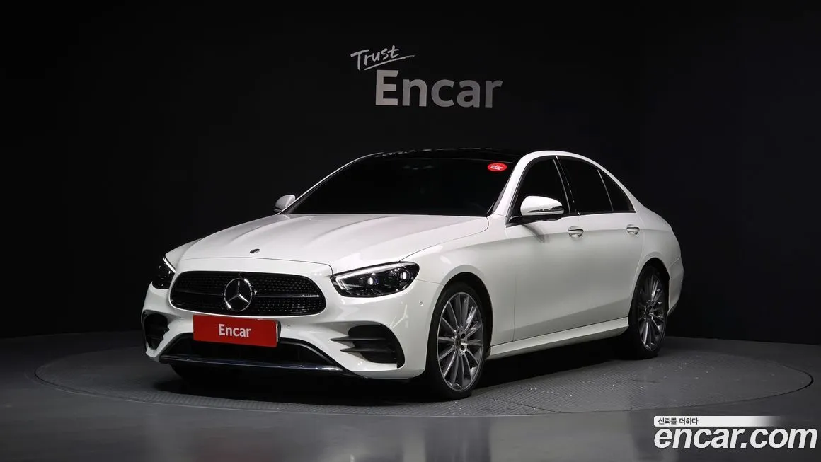Mercedes-Benz E-Class — фото 1