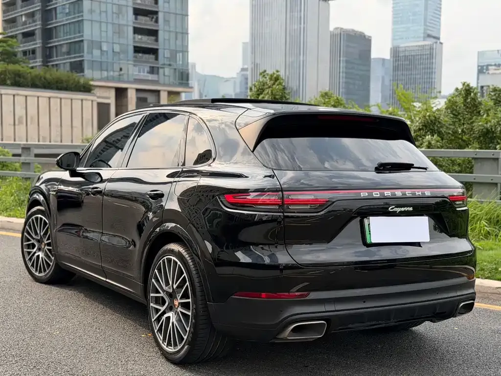 Porsche Cayenne Hybrid — фото 9
