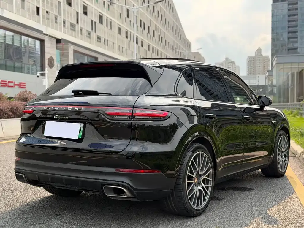 Porsche Cayenne Hybrid — фото 8
