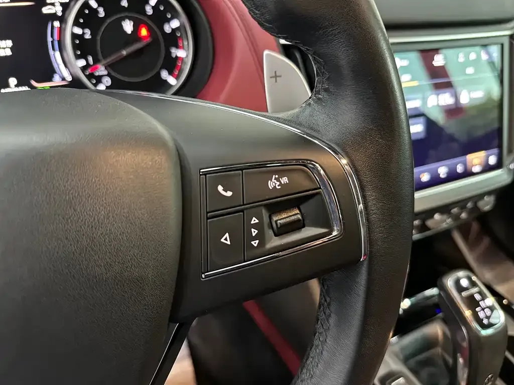 Maserati Levante — фото 10