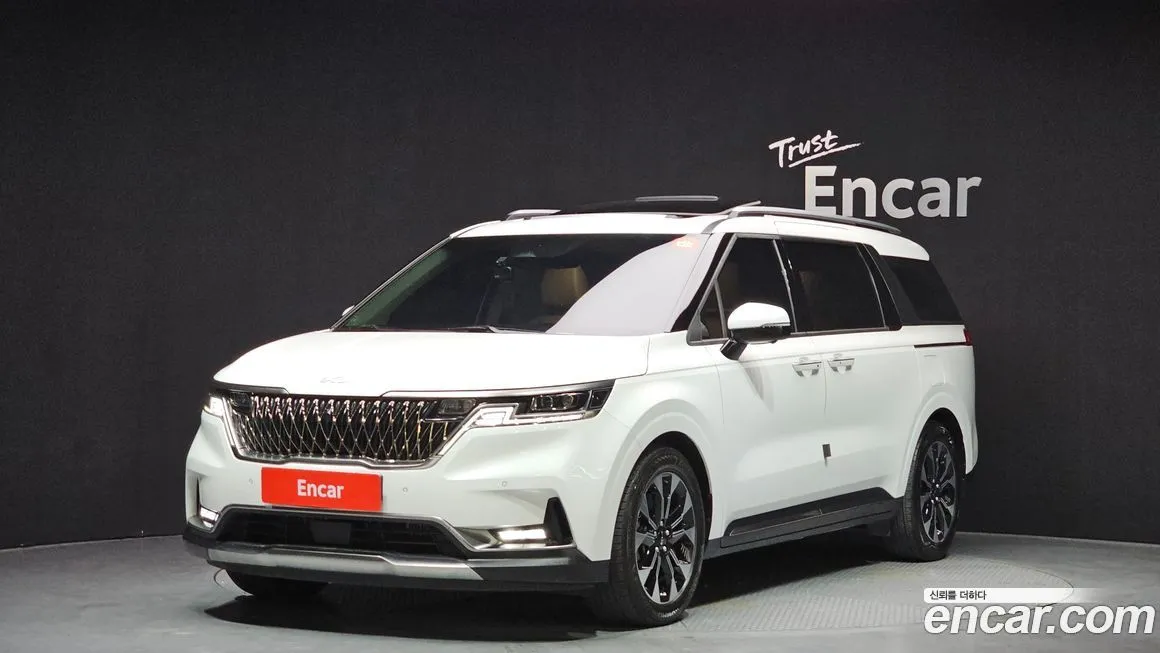 Kia Carnival — фото 1