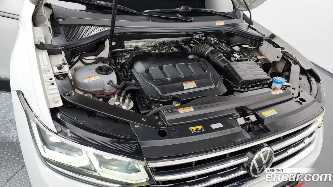 Volkswagen Tiguan — фото 8