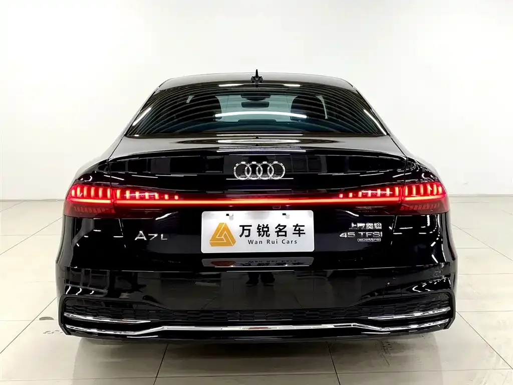 Audi A7L — фото 7