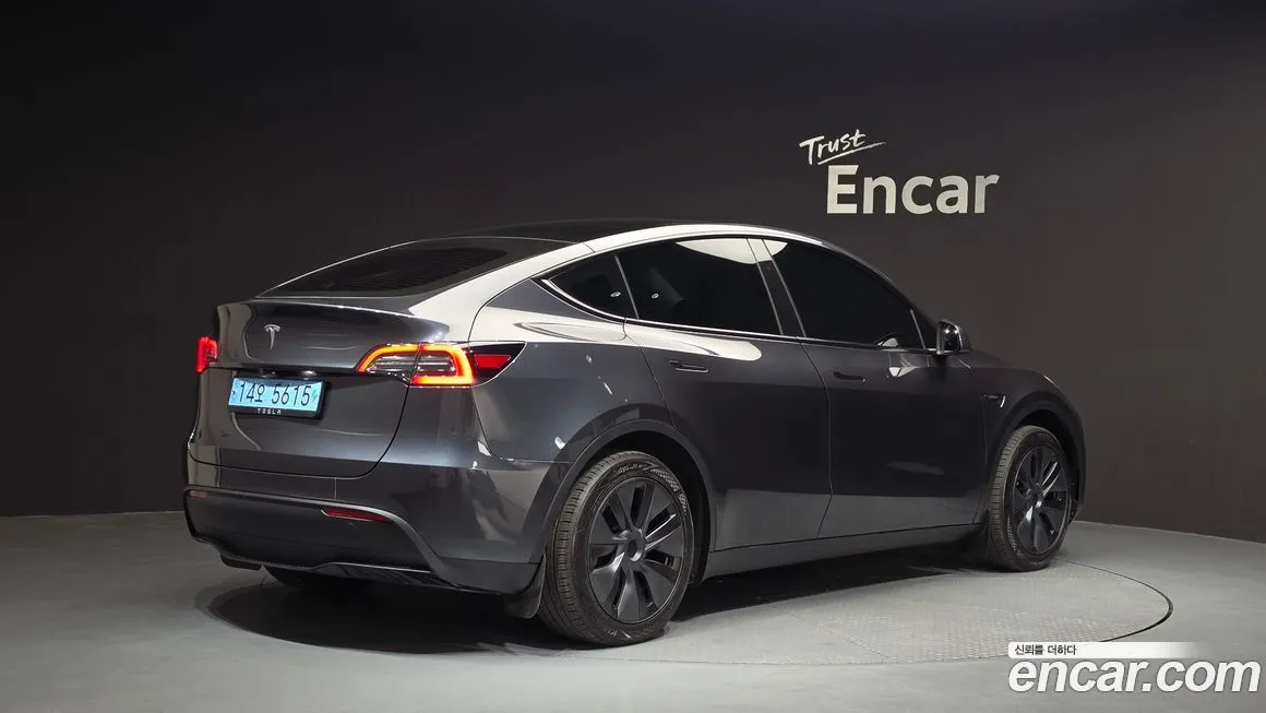 Tesla Model Y — фото 4