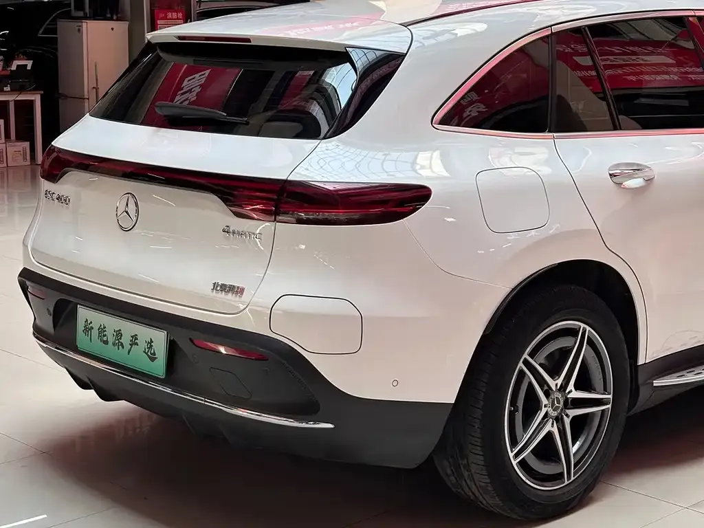 Mercedes-Benz EQC — фото 7