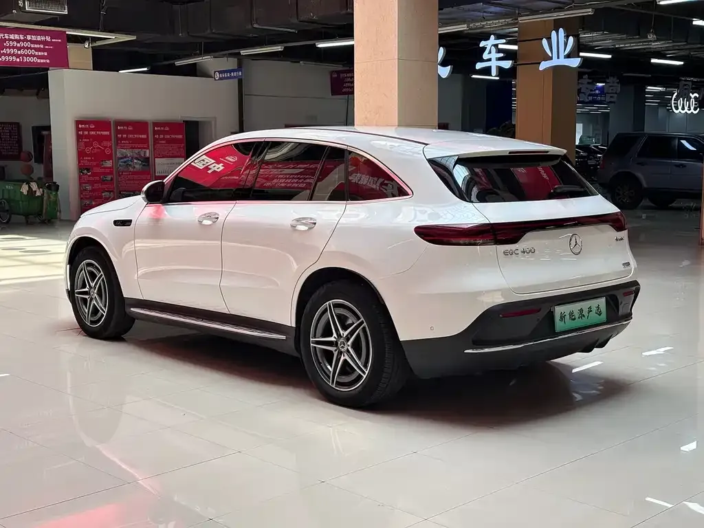 Mercedes-Benz EQC — фото 10