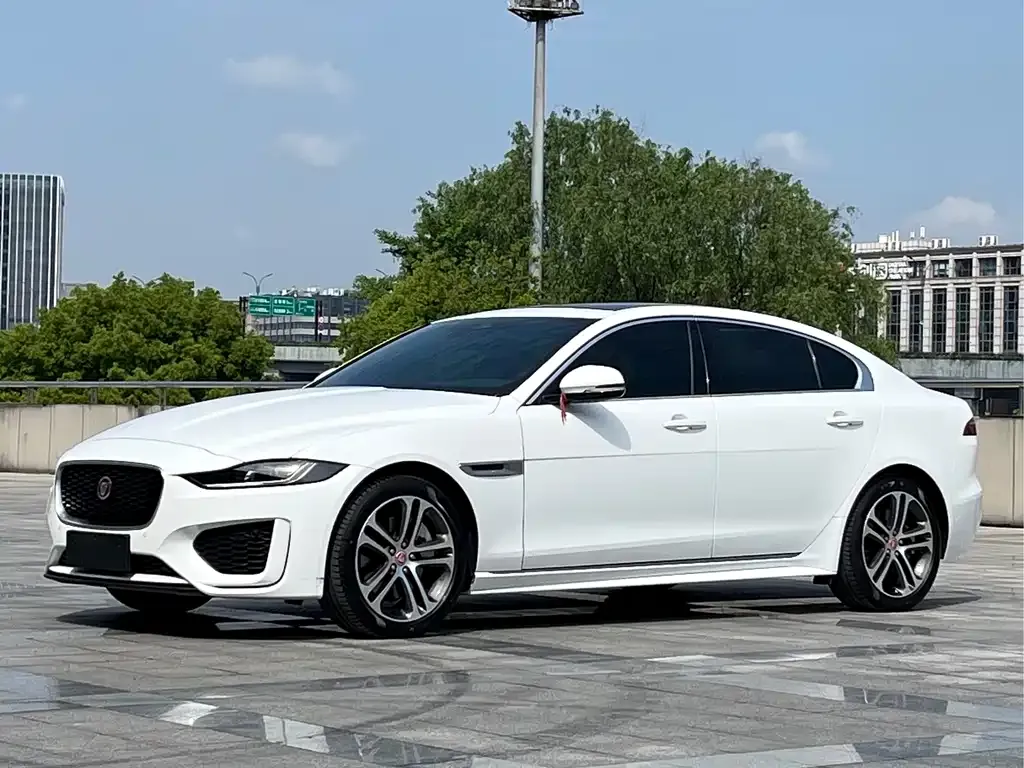 Jaguar XEL — фото 1