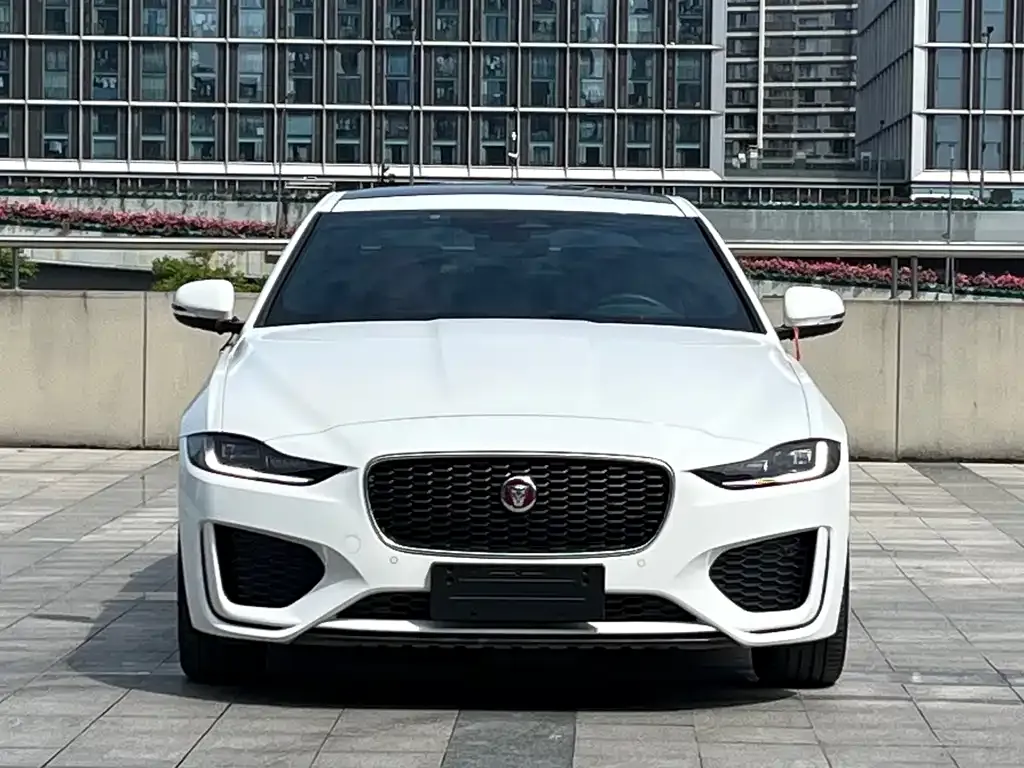 Jaguar XEL — фото 3