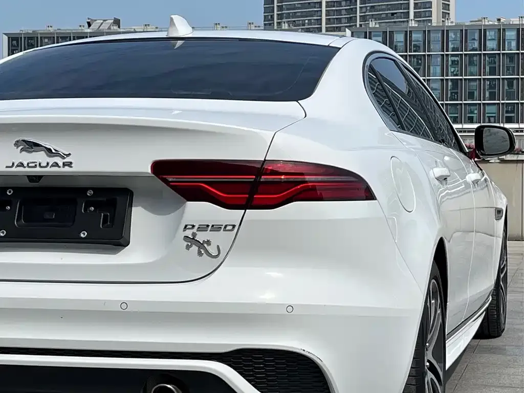Jaguar XEL — фото 10