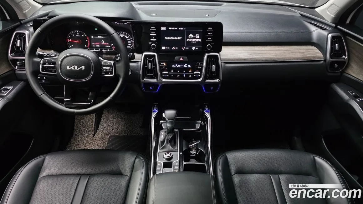 Kia Sorento — фото 7