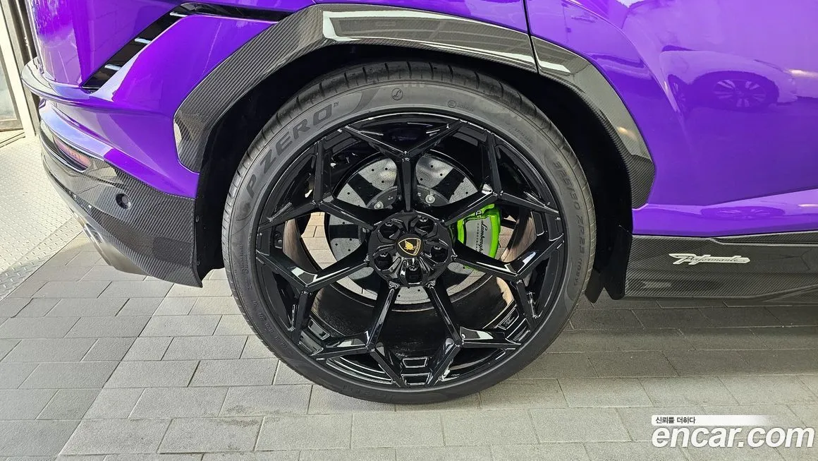 Lamborghini Urus — фото 10