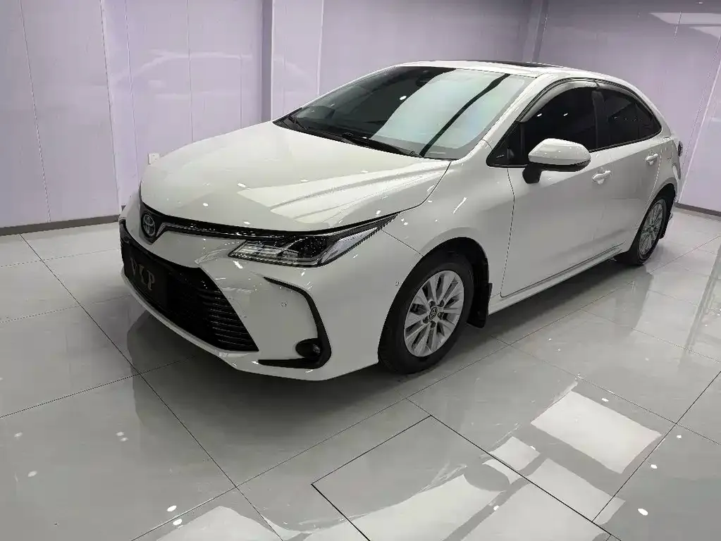 Toyota Corolla — фото 1