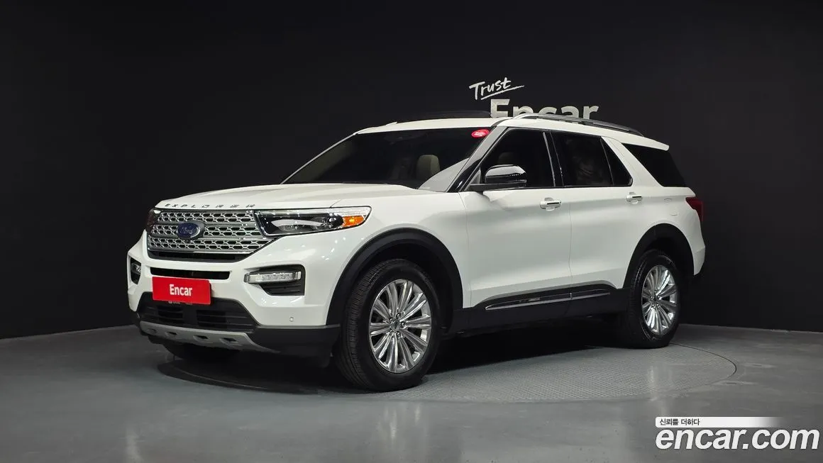 Ford Explorer — фото 1