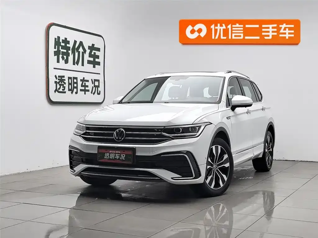 Volkswagen Tiguan L — фото 1