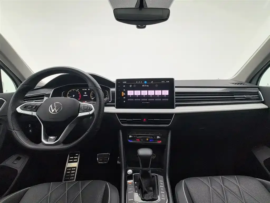 Volkswagen Tiguan L — фото 5