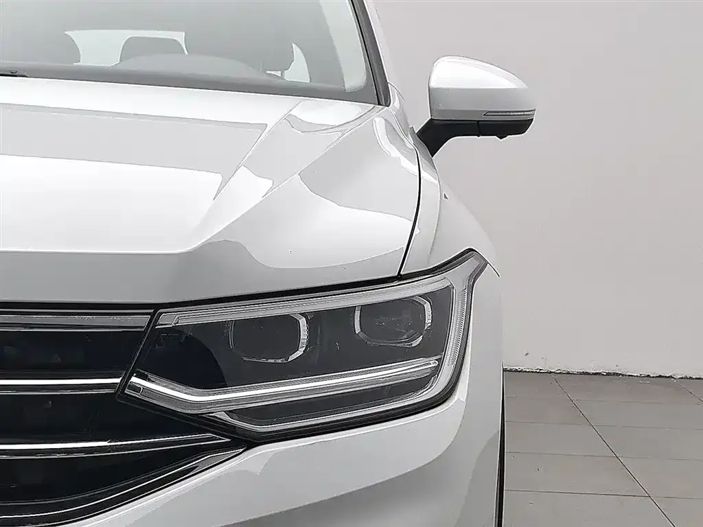 Volkswagen Tiguan L — фото 8
