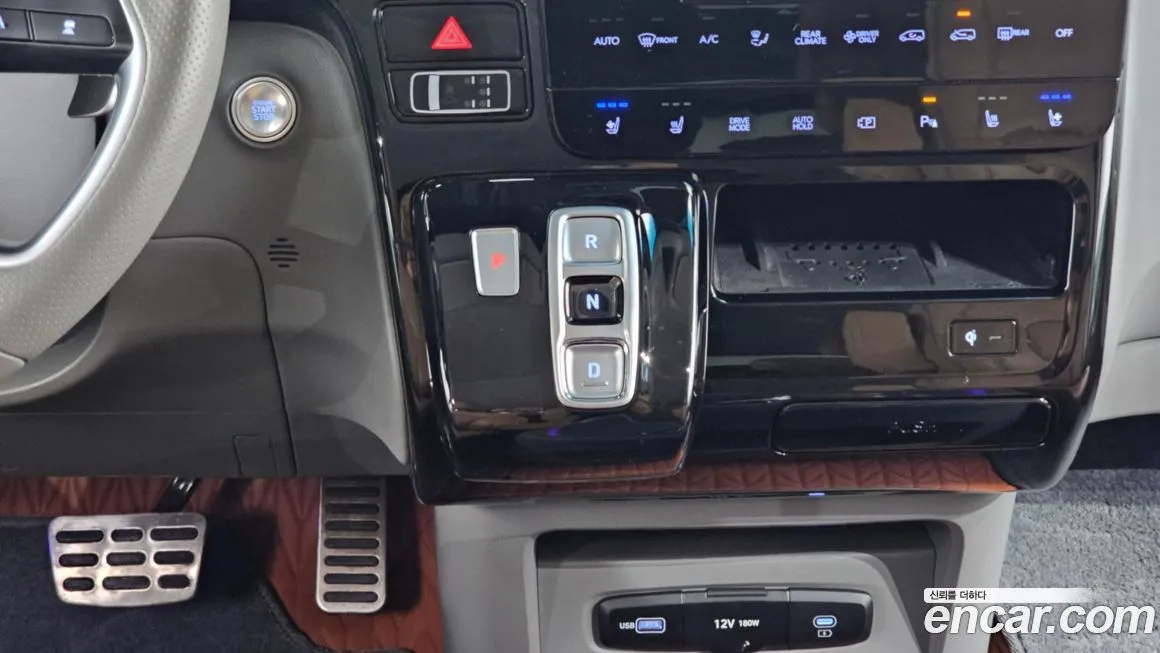 Hyundai Staria — фото 3