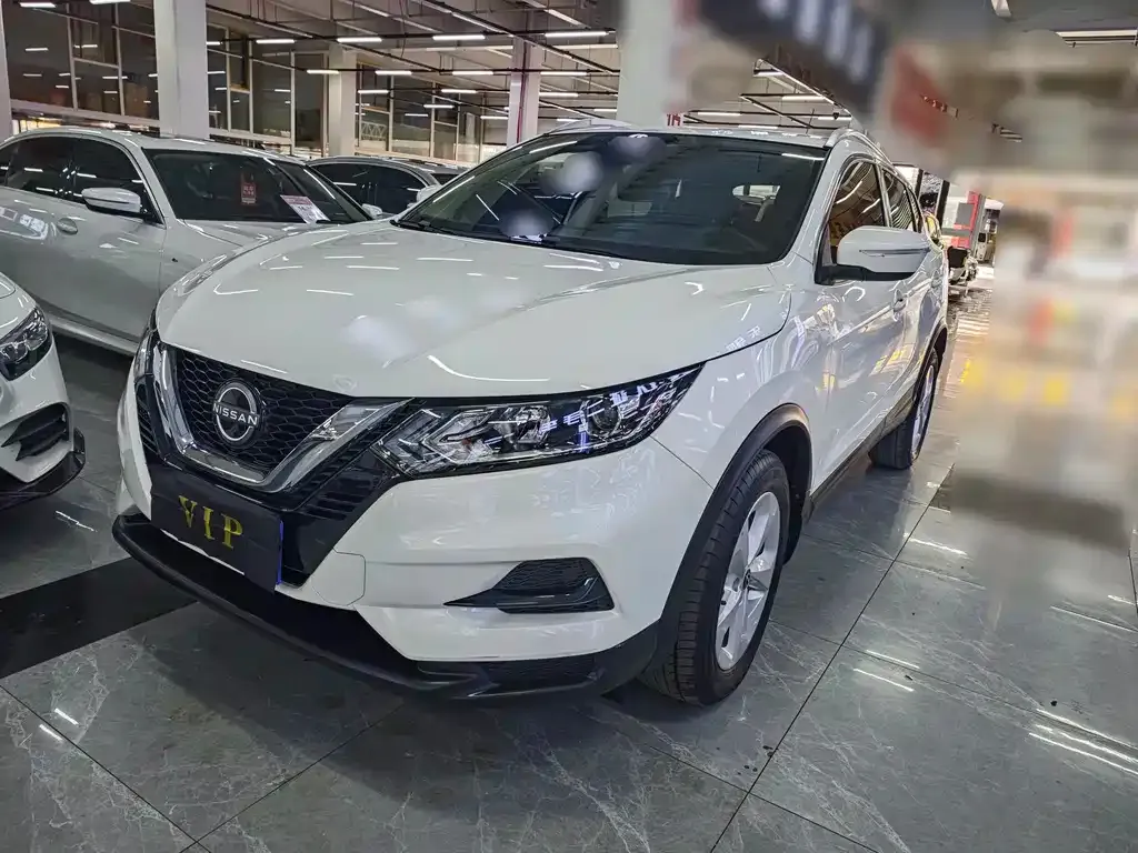 Nissan Qashqai — фото 1