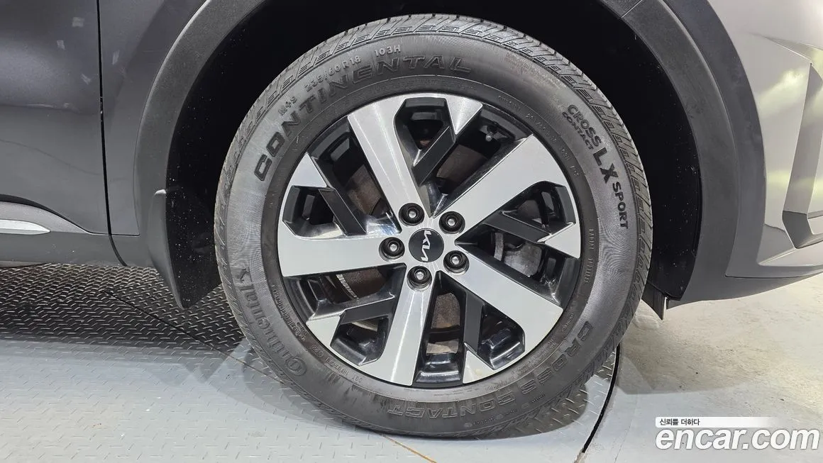 Kia Sorento — фото 9