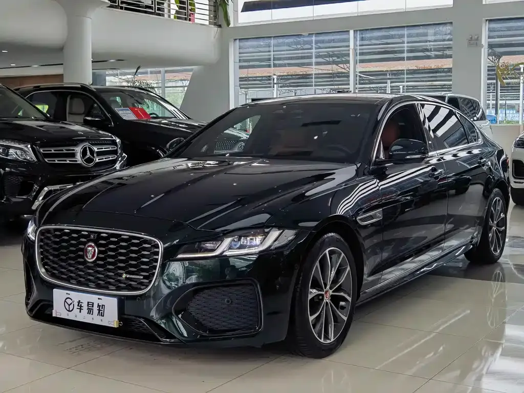 Jaguar XFL — фото 1