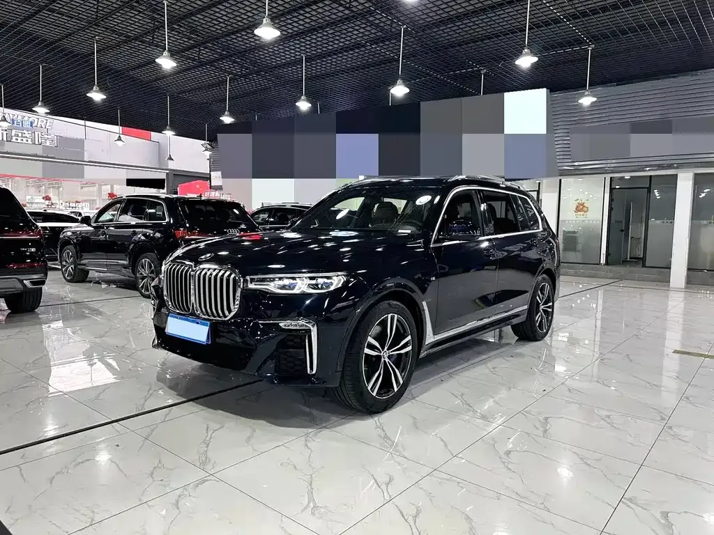 BMW X7 — фото 1